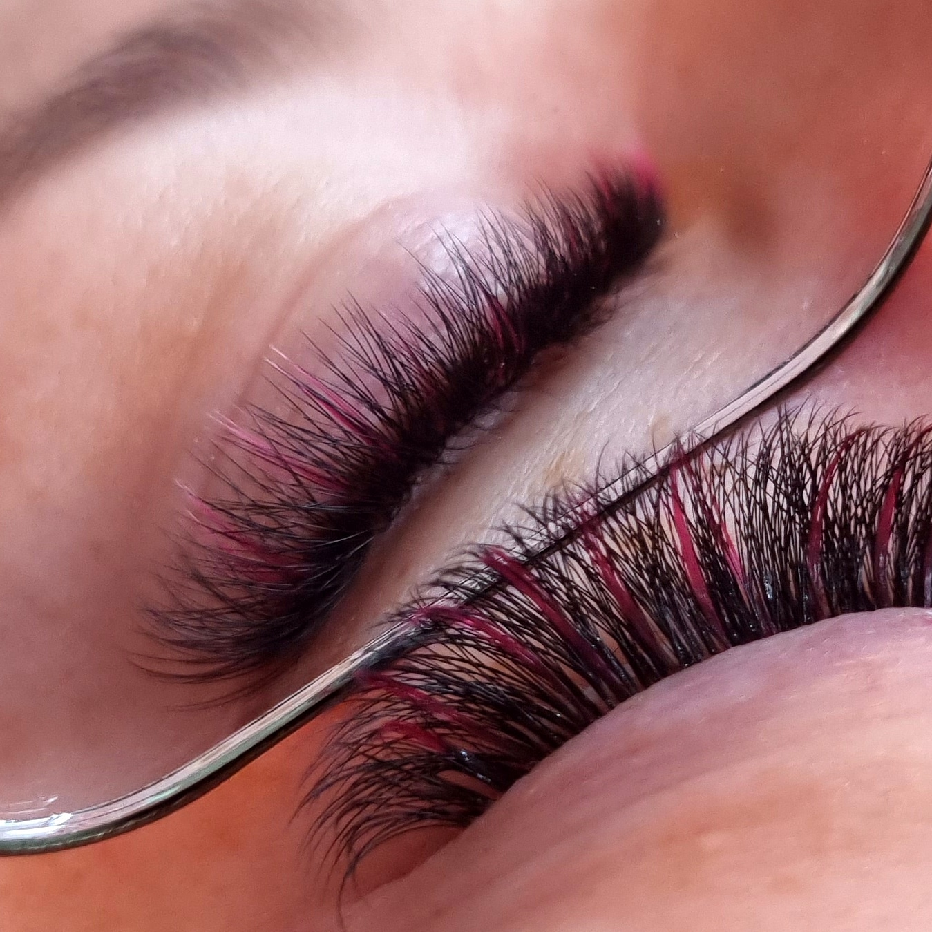 Skropstas un uzacis, Valmiera