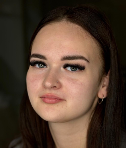 Skropstas un uzacis, Rīga