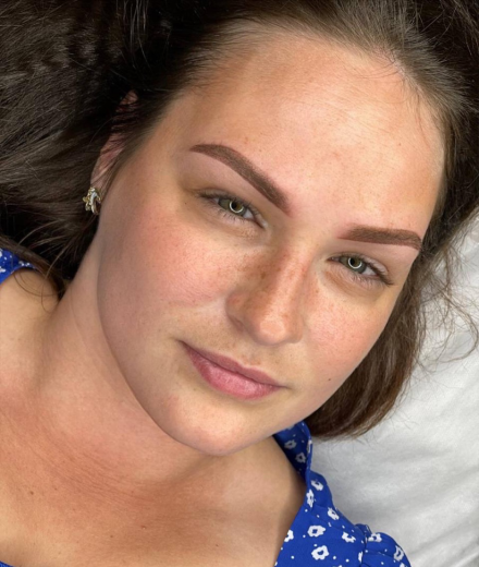 Skropstas un uzacis, Rīga