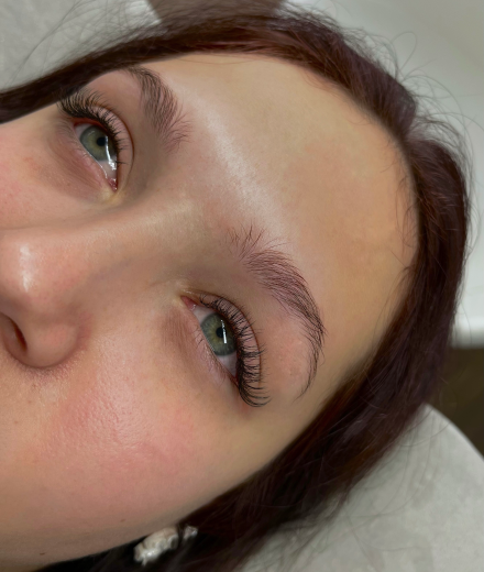 Skropstas un uzacis, 