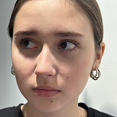 Skropstas un uzacis, Rīga