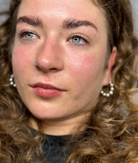 Skropstas un uzacis, Rīga