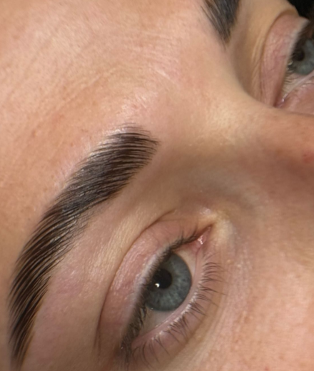 Skropstas un uzacis, Rīga