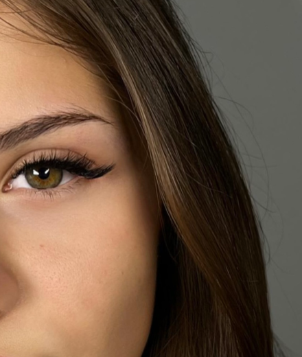 Skropstas un uzacis, Rīga