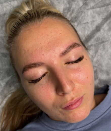 Skropstas un uzacis, Rīga