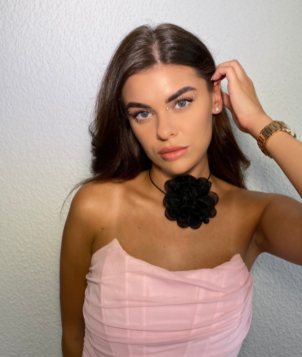 Skropstas un uzacis, Rīga