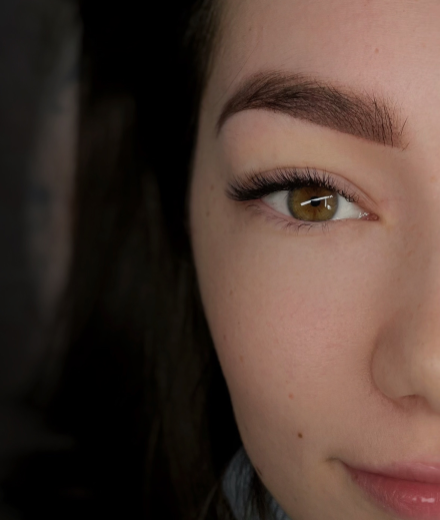 Skropstas un uzacis, Rīga