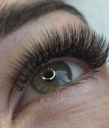 Skropstas un uzacis, Valmiera