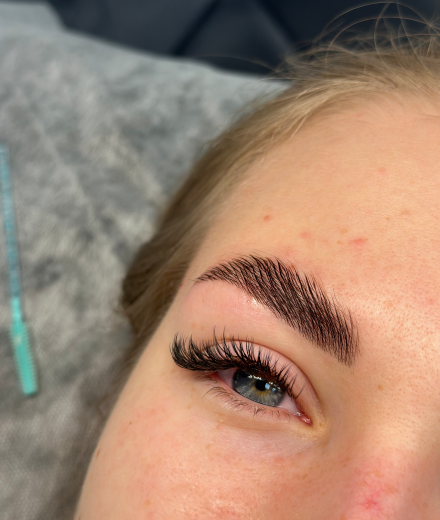 Skropstas un uzacis, Jelgava