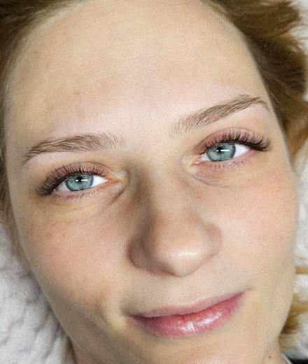 Skropstas un uzacis, Rīga