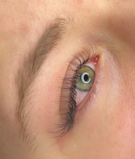 Skropstas un uzacis, Rīga