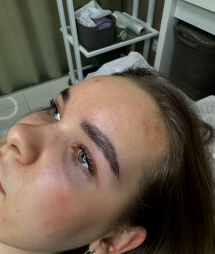 Skropstas un uzacis, Rīga