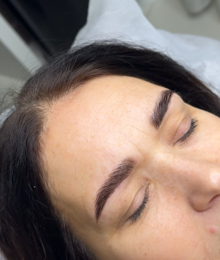 Skropstas un uzacis, Rīga