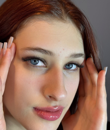 Skropstas un uzacis, Rīga