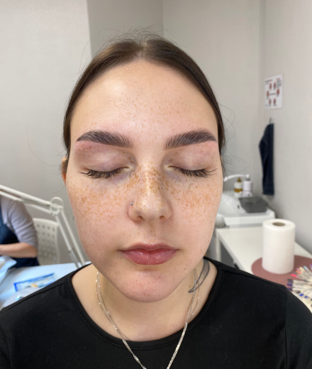 Skropstas un uzacis, Rīga