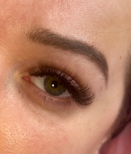 Skropstas un uzacis, Rīga