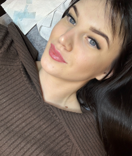 Skropstas un uzacis, Rīga