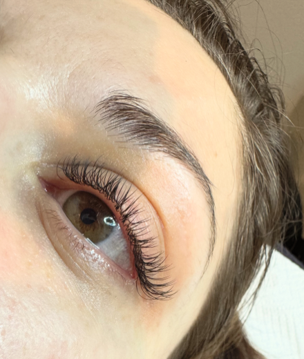 Skropstas un uzacis, Rīga