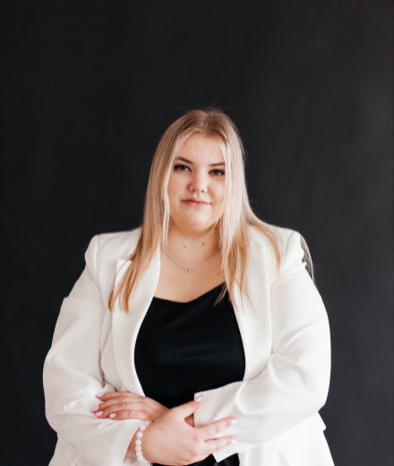 Skropstas un uzacis, Cēsis