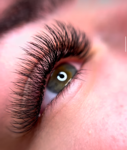 Skropstas un uzacis, Valmiera