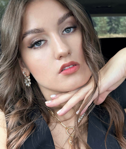 Skropstas un uzacis, Rīga