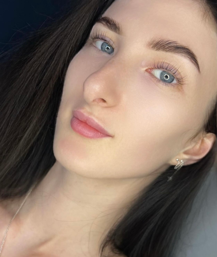 Skropstas un uzacis, Rīga