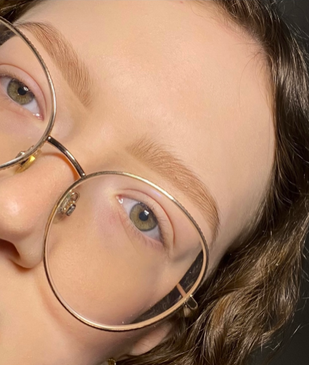 Skropstas un uzacis, Rīga