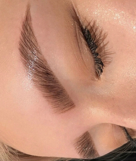 Skropstas un uzacis, 