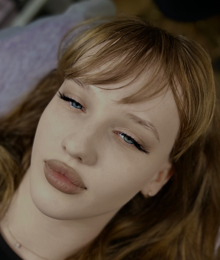 Skropstas un uzacis, Rīga