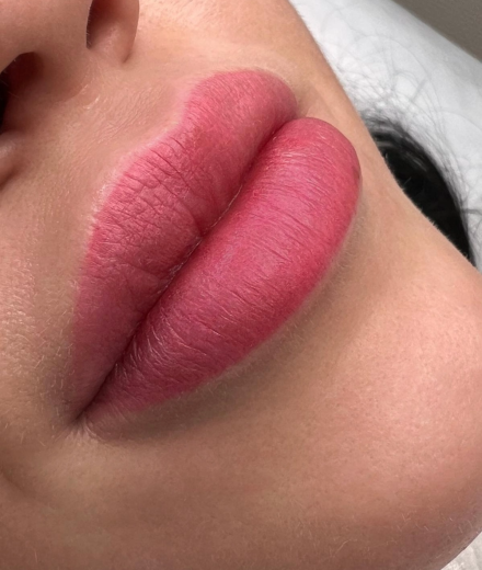 Permanets grims, Rīga