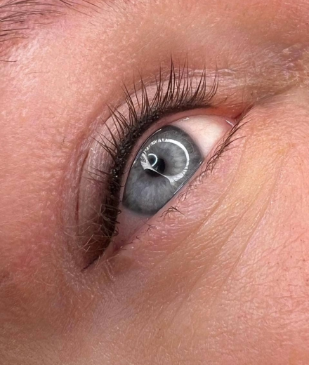 Permanets grims, Rīga